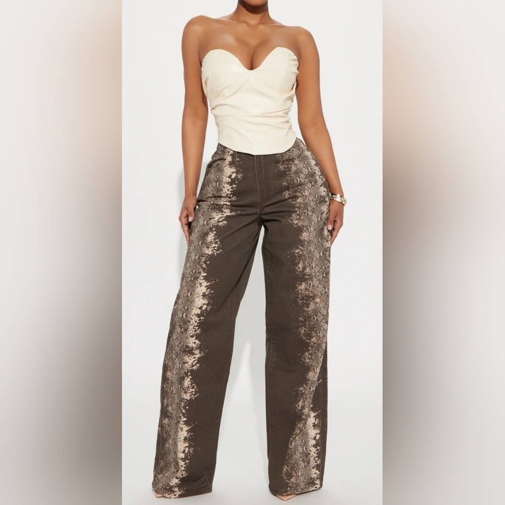 Trust No Snakes Printed Baggy Jeans -  Brown Colored. Size 9 NWT!